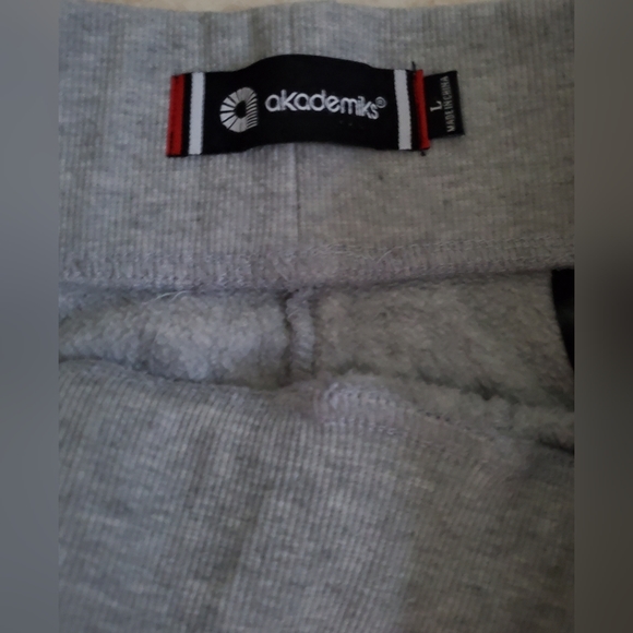 Akademiks Sweatpants Size L - Picture 3 of 4